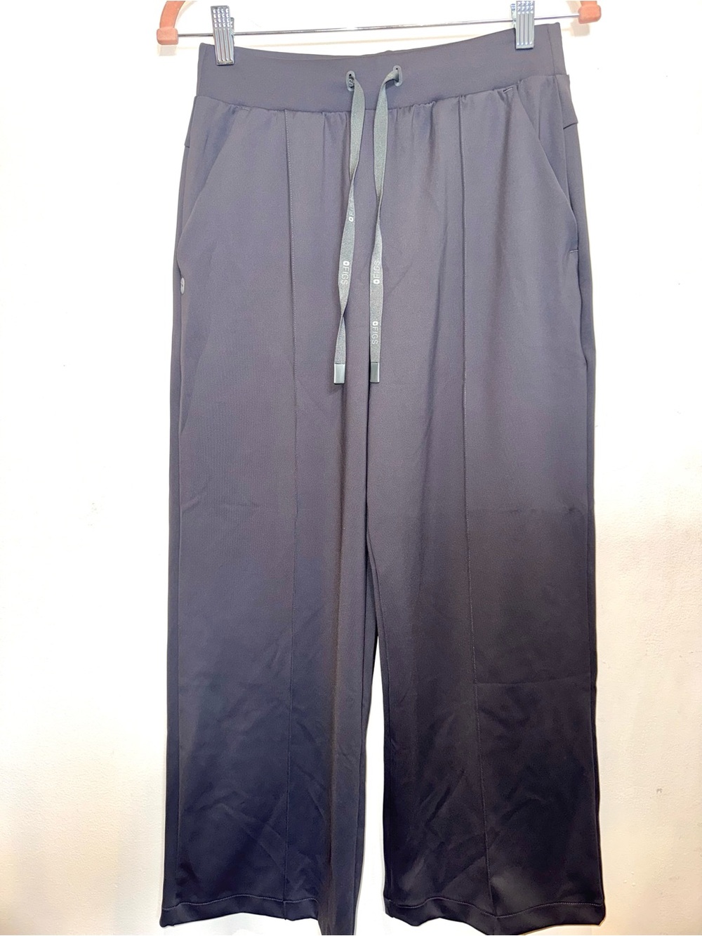 NWT Figs Women’s Wide-Leg Drawstring Wide Leg Scrub Pants - Black